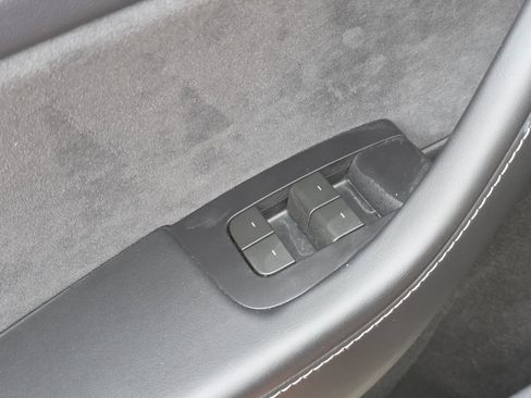 Used 2024 Tesla Model Y Performance AWD/4WD image 24