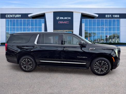 Used 2025 GMC Yukon XL Elevation RWD image 3