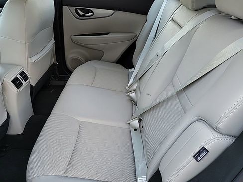 Used 2020 Nissan Rogue Sport SV w/ Technology Package image 12