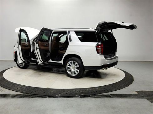 Used 2024 Chevrolet Tahoe High Country w/ Advanced Technology Package image 13