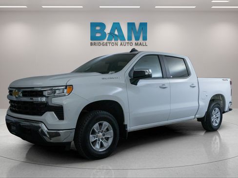 Used 2025 Chevrolet Silverado 1500 LT AWD/4WD image 3