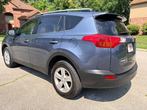 Used 2013 Toyota RAV4 XLE AWD/4WD image 3
