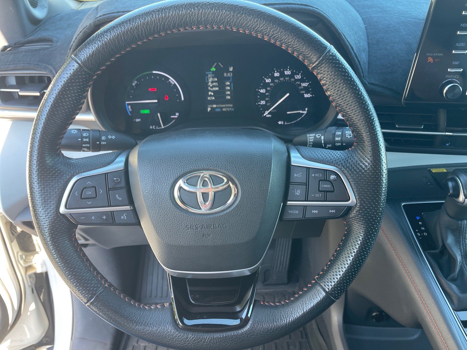 Used 2023 Toyota Sienna XSE w/ XSE Plus Package AWD/4WD image 8