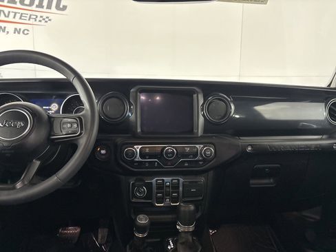 Used 2023 Jeep Wrangler Sport image 22