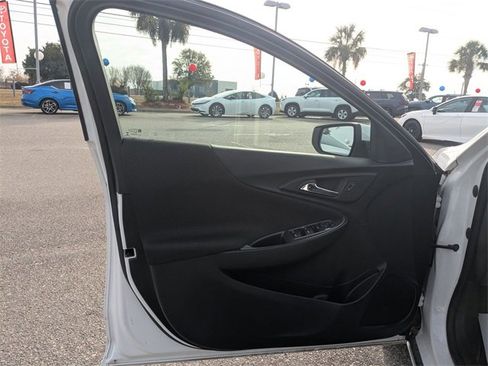 Used 2024 Chevrolet Malibu LT image 11