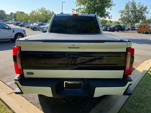 Used 2025 Ford F350 Platinum w/ FX4 Off-Road Package AWD/4WD image 32