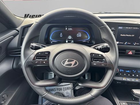 Certified 2025 Hyundai Elantra Sport image 24