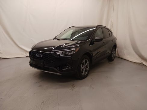 Used 2025 Ford Escape ST-Line AWD/4WD image 2