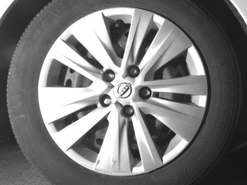 Used 2025 Nissan Sentra S image 13