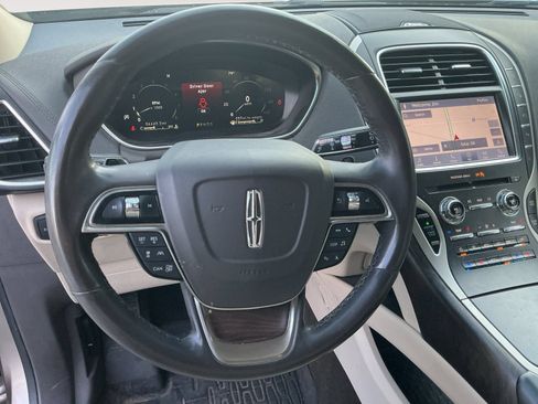 Used 2020 Lincoln Nautilus Reserve w/ Equipment Group 201A AWD/4WD image 12