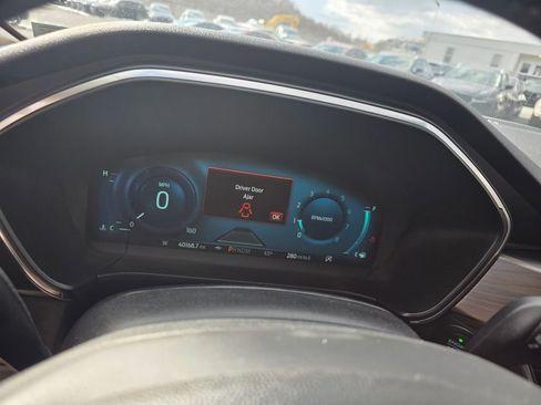 Used 2020 Ford Escape Titanium image 15