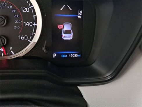 Used 2021 Toyota Corolla SE image 2