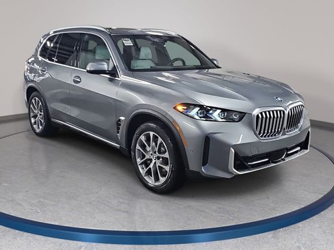 New 2026 BMW X5 xDrive50e w/ Climate Comfort Package AWD/4WD image 3