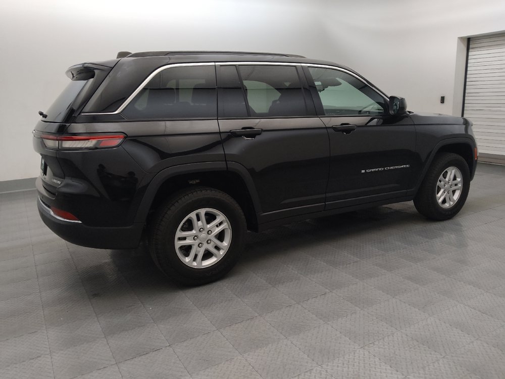 Used 2024 Jeep Grand Cherokee Laredo RWD image 10