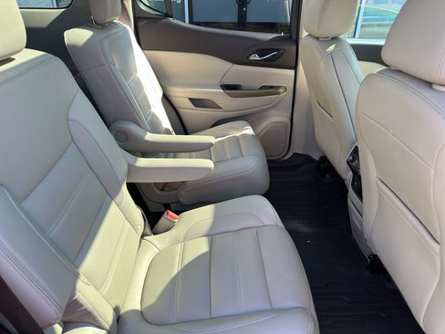 Used 2018 GMC Acadia Denali w/ Technology Package FWD image 13