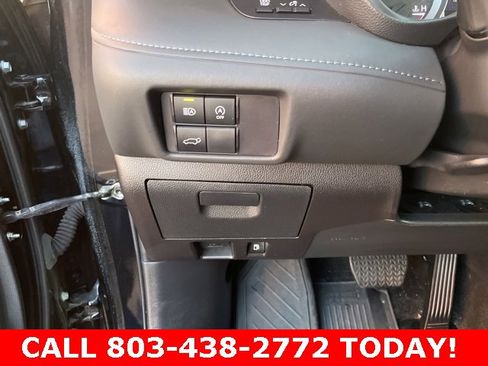 Used 2024 Toyota Highlander LE image 30