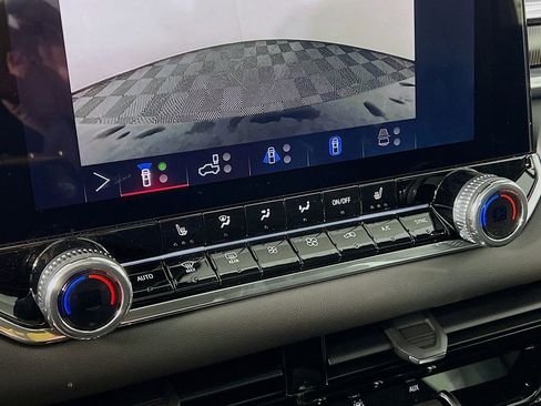 New 2026 GMC Canyon Elevation w/ Convenience Package image 12