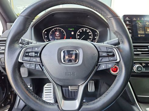 Used 2018 Honda Accord Sport image 10