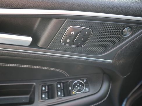 Used 2024 Ford Edge Titanium image 19