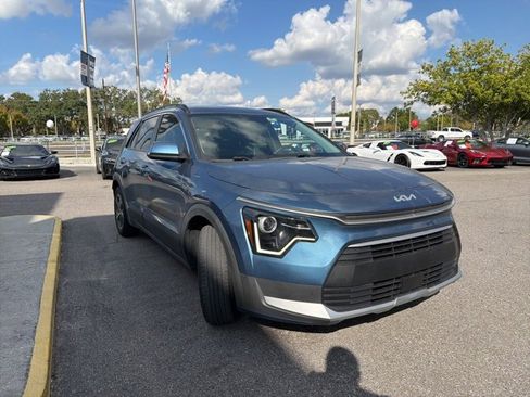 Used 2023 Kia Niro EX image 1