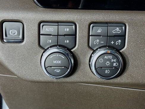 Used 2025 GMC Sierra 1500 SLT w/ SLT Premium Plus Package image 14