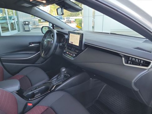 Certified 2025 Toyota Corolla SE image 30