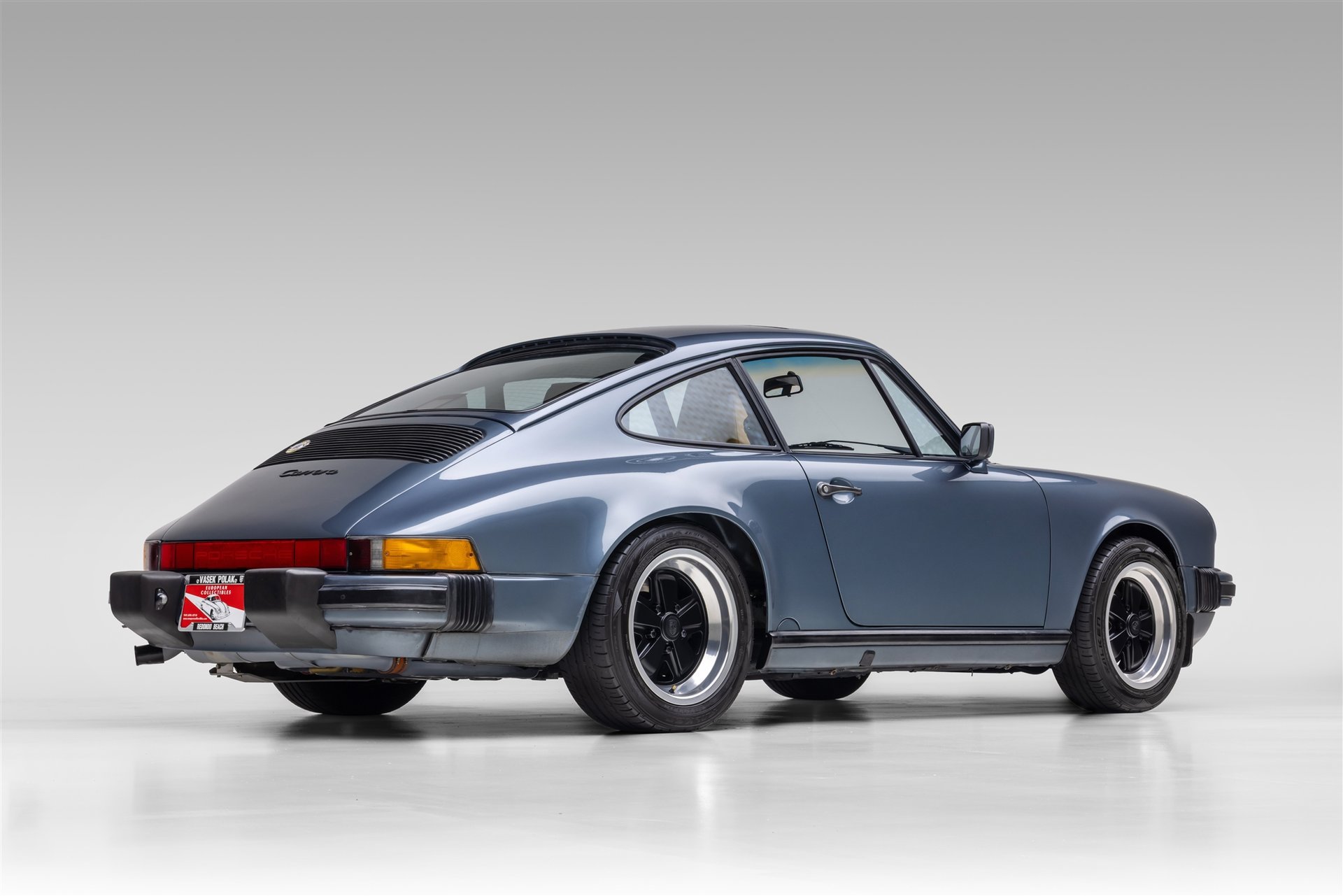 Used 1987 Porsche 911 Carrera RWD image 24