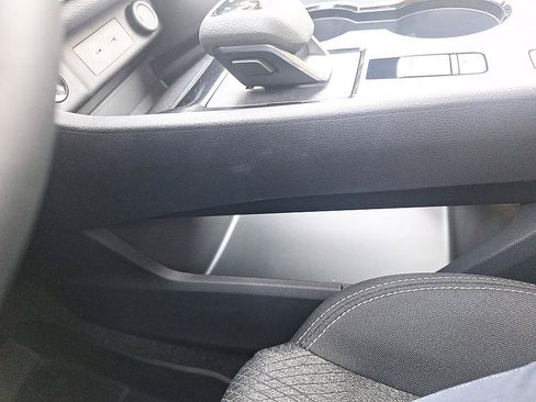 Certified 2025 Nissan Rogue SV FWD image 30