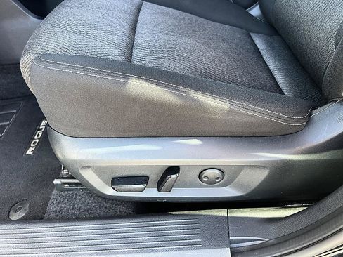 Certified 2025 Nissan Rogue SV AWD/4WD image 21