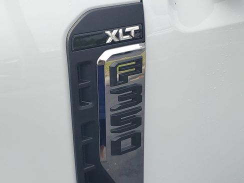 Used 2025 Ford F350 XLT w/ FX4 Off-Road Package AWD/4WD image 7