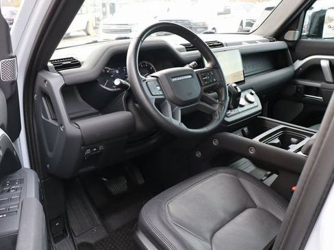 Used 2023 Land Rover Defender 130 X-Dynamic SE AWD/4WD image 14