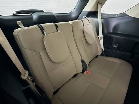 Used 2022 Ford Explorer XLT image 33