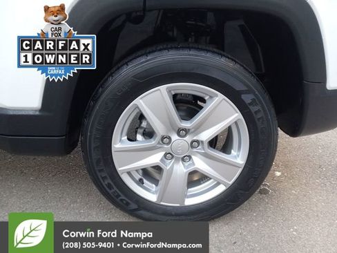 Used 2022 Jeep Compass Latitude image 31