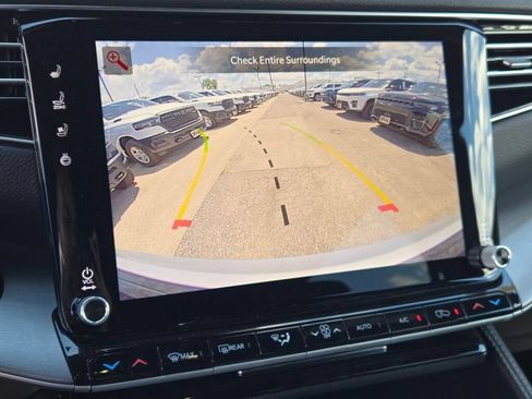New 2026 Jeep Grand Wagoneer 4WD w/ HD Trailer Tow Package image 24
