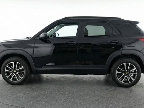 Used 2025 Chevrolet TrailBlazer LT FWD image 5