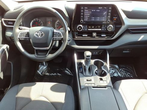 Used 2022 Toyota Highlander L AWD/4WD image 15