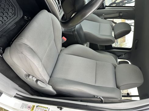 Used 2015 Toyota Tacoma TRD Off-Road w/ TRD Off-Road Package image 17