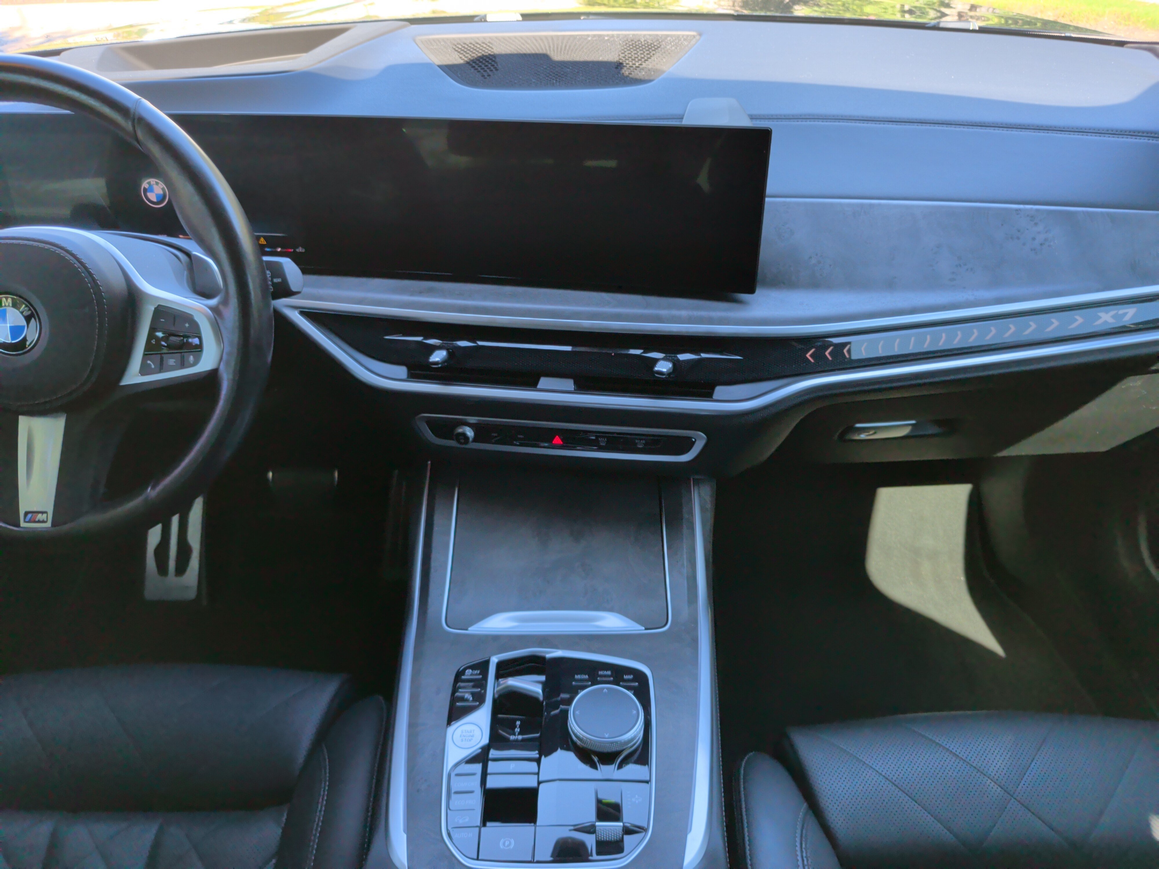Used 2023 BMW X7 xDrive40i w/ M Sport Package AWD/4WD image 34