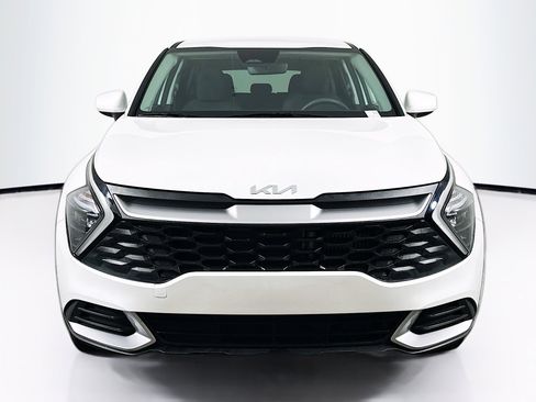 Used 2023 Kia Sportage LX image 2