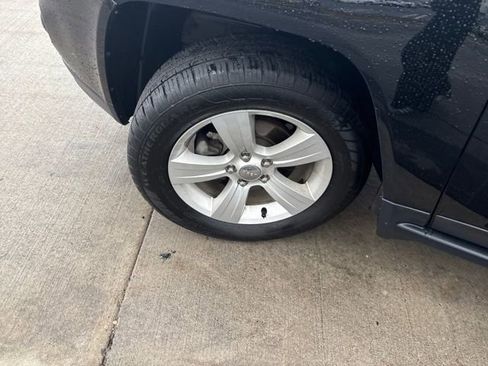 Used 2016 Jeep Compass Sport w/ Power Value Group image 27