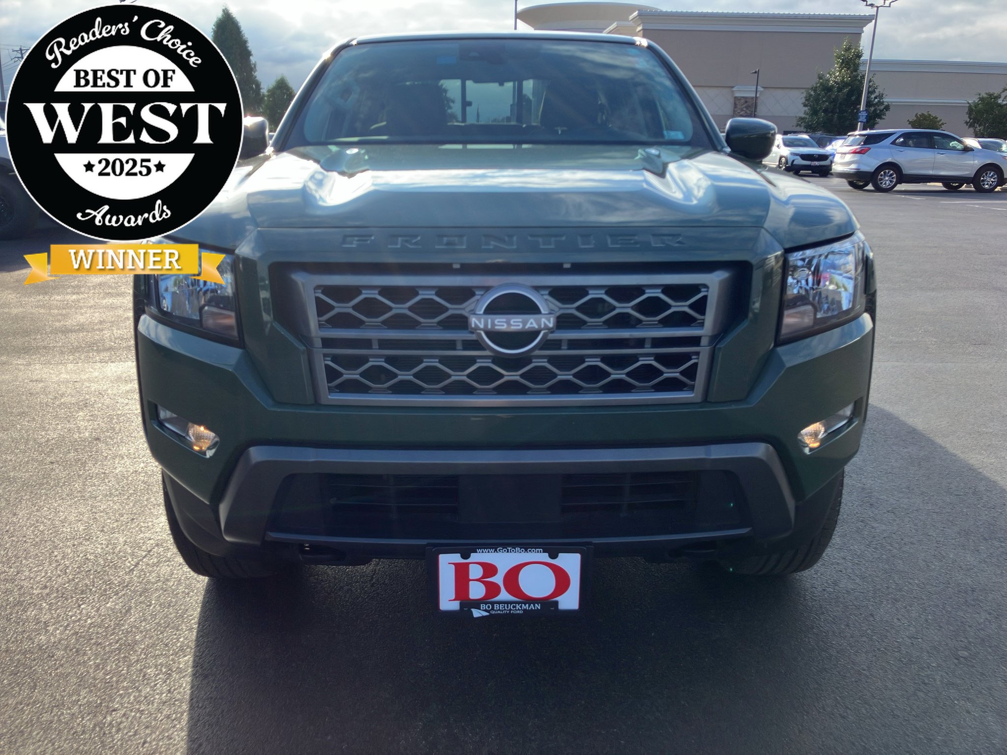 Used 2022 Nissan Frontier SV AWD/4WD image 1
