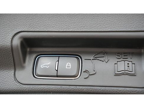 Used 2020 Ford Explorer Limited w/ Class III Trailer Tow Package image 17