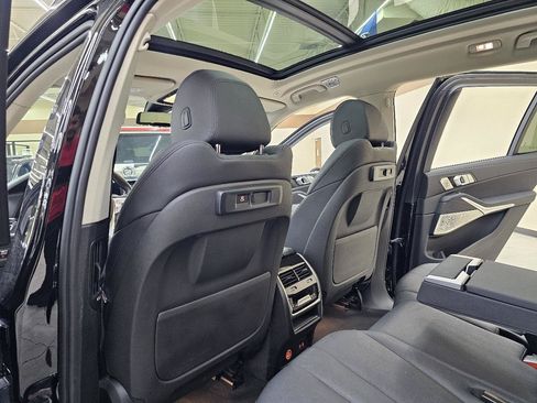 Used 2020 BMW X7 xDrive40i w/ Premium Package AWD/4WD image 27
