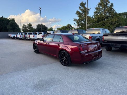 Used 2019 Chrysler 300 S RWD image 4