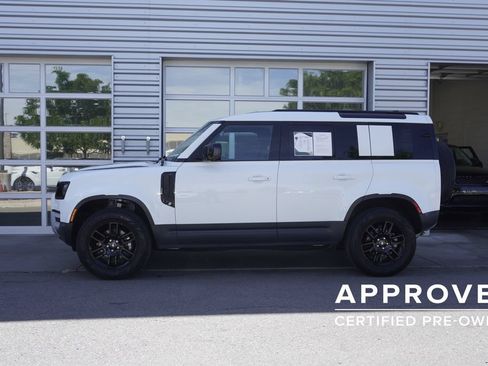 Used 2025 Land Rover Defender 110 S AWD/4WD image 8