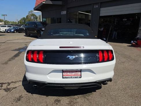 Used 2022 Ford Mustang Premium RWD image 6