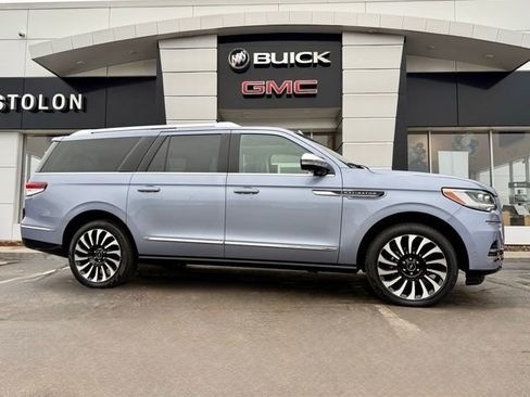 Used 2022 Lincoln Navigator L Black Label image 1