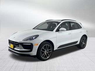 Used 2022 Porsche Macan w/ Premium Package Plus video 3