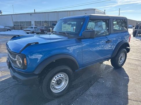 New 2025 Ford Bronco 2-Door image 2