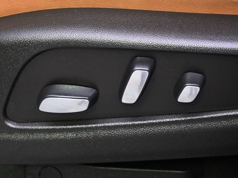 Used 2021 Cadillac XT5 Premium Luxury image 14